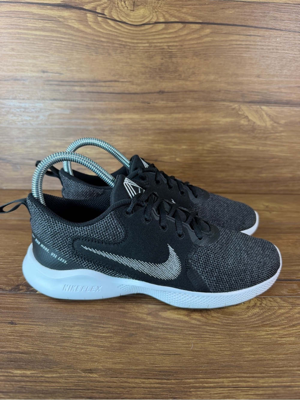 NIKE WOMENS FLEX EXPERIENCE RN 10 Size 7 WIDE Running‎ Shoes Sneaker